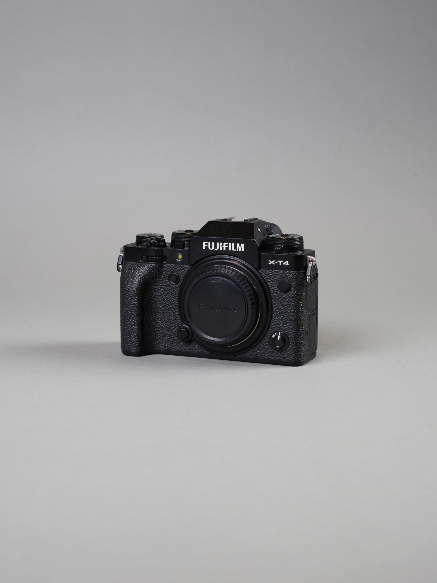 Fujifilm X-T4 + SmallRig Charging Kit